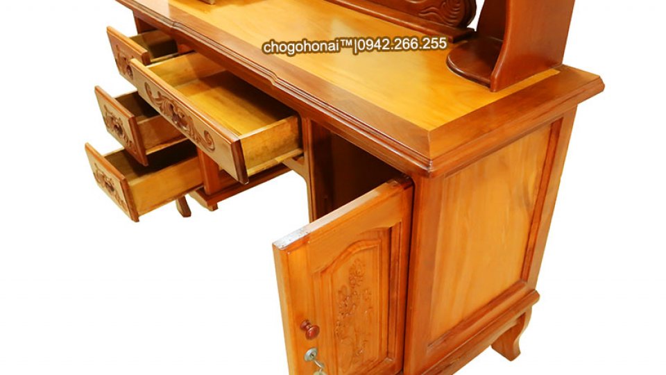 BÀN TRANG ĐIỂM CĂM XE